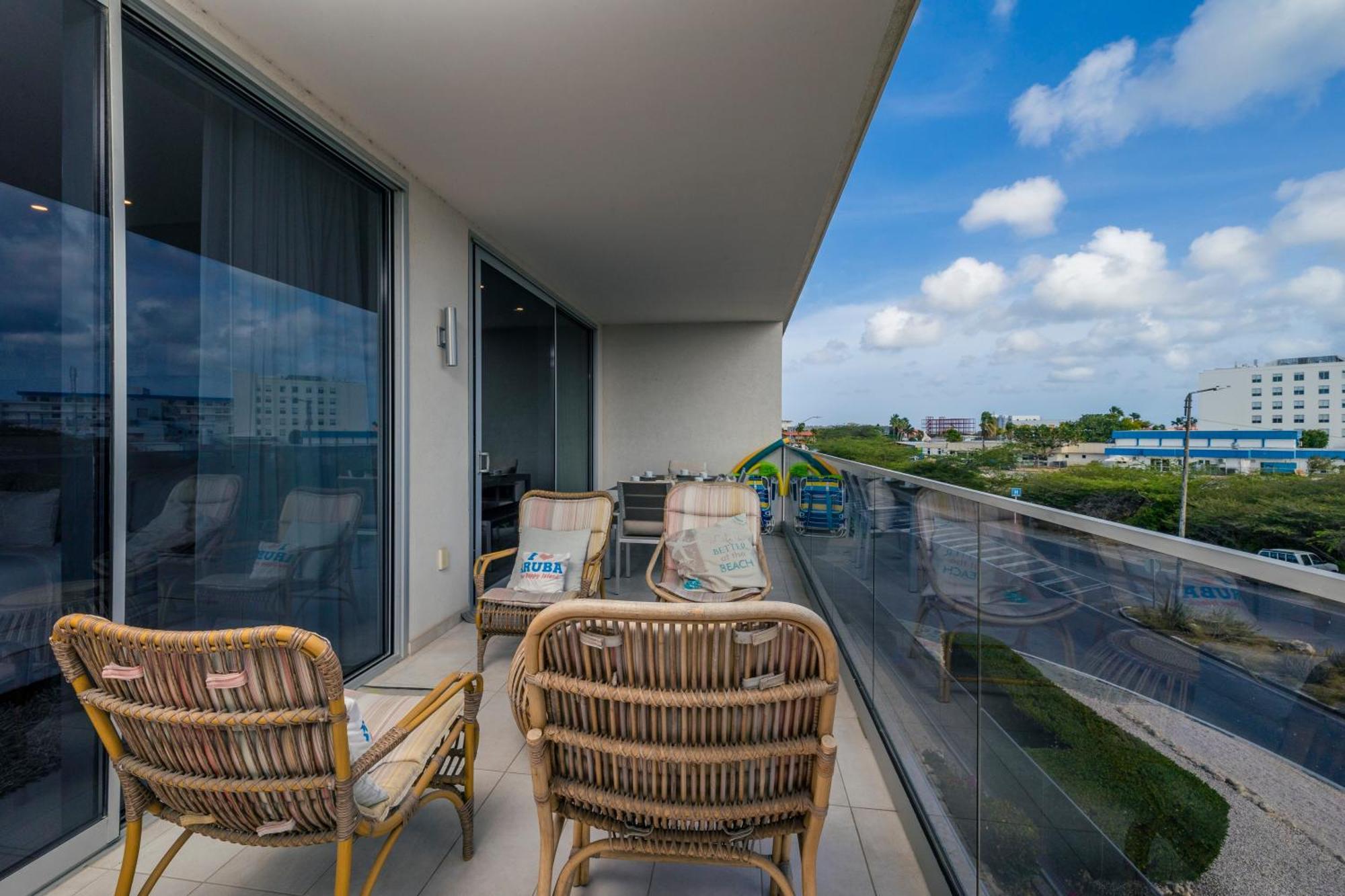 O Condominium Beachfront Residences, By Bocobay Aruba Palm Beach ห้อง รูปภาพ